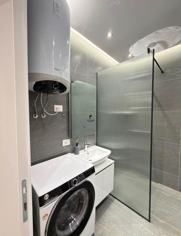 APARTAMENT ME QERA 2+1 BULEVARDI I RI 80.000 LEKE FH-95122