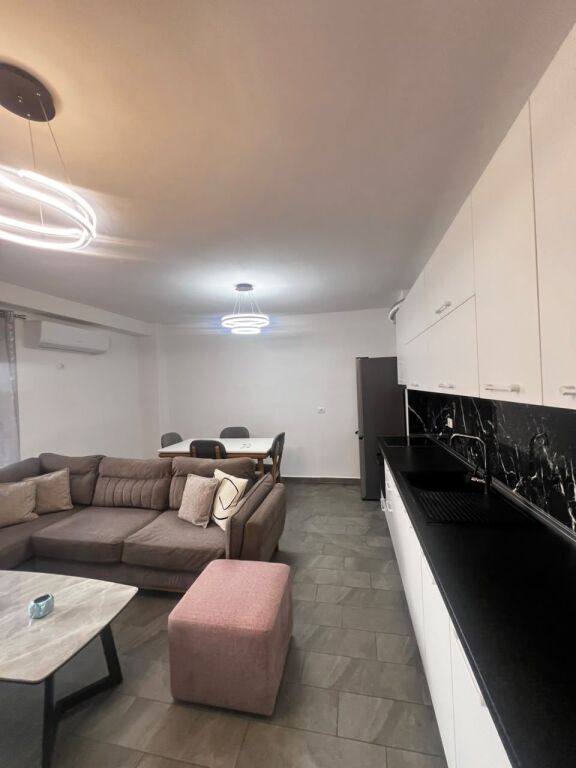 JEPET ME QERA APARTAMENT 1+1 RRUGA E FRIGORIFERIT PLAZH, DURRES