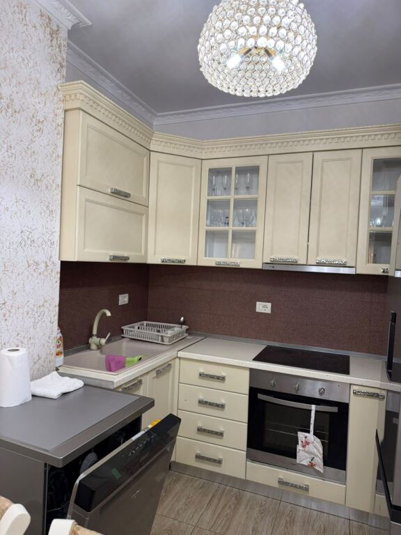 Jepet me qira apartament 2+1-Astir