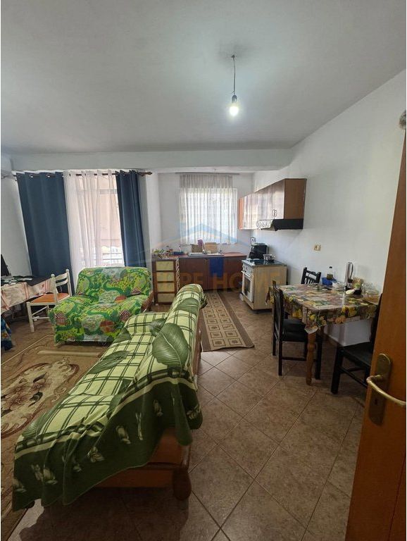 Shitet,Apartament 2+1+2,Unaza e Re