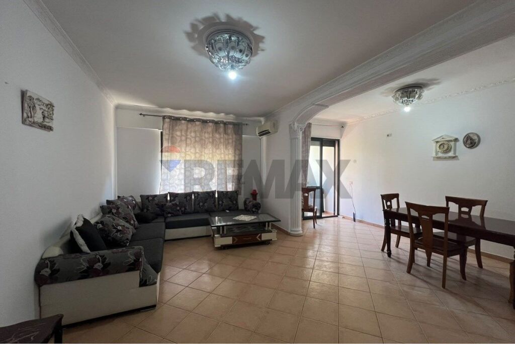 Apartament 2+1 per qira tek Rruga e Kavajes !