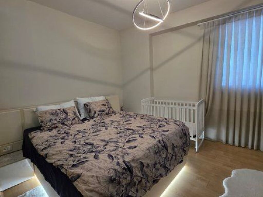 Shitet, Apartament 2+1+2, Kompleksi "Kika 2", Komuna Parisit, Tiranë.