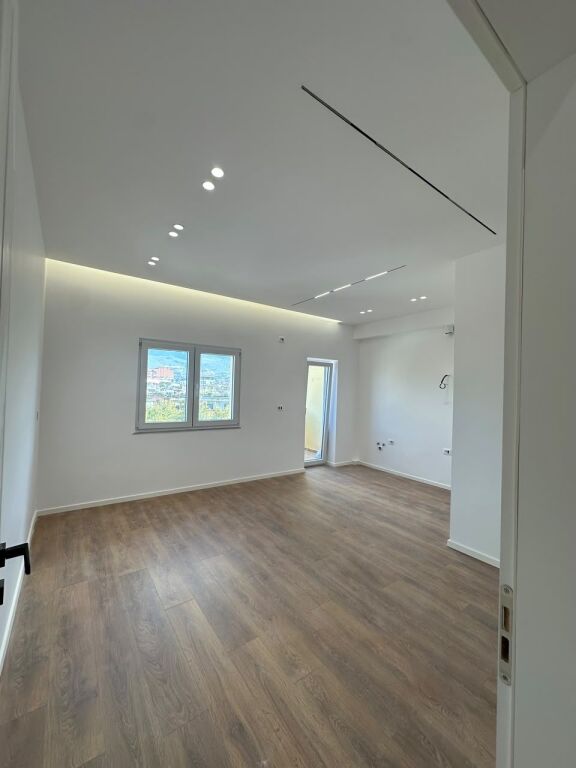 RRUGA BARDHYL, NGJITUR ME GJIMNAZIN "CAJUPI" – SHESIM APARTAMENT 1+1