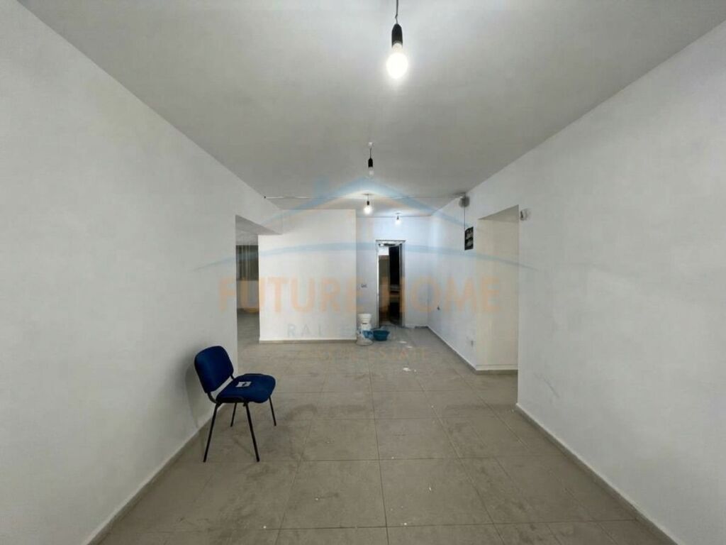 Rent, Business Premises, Durres Street, Tirana