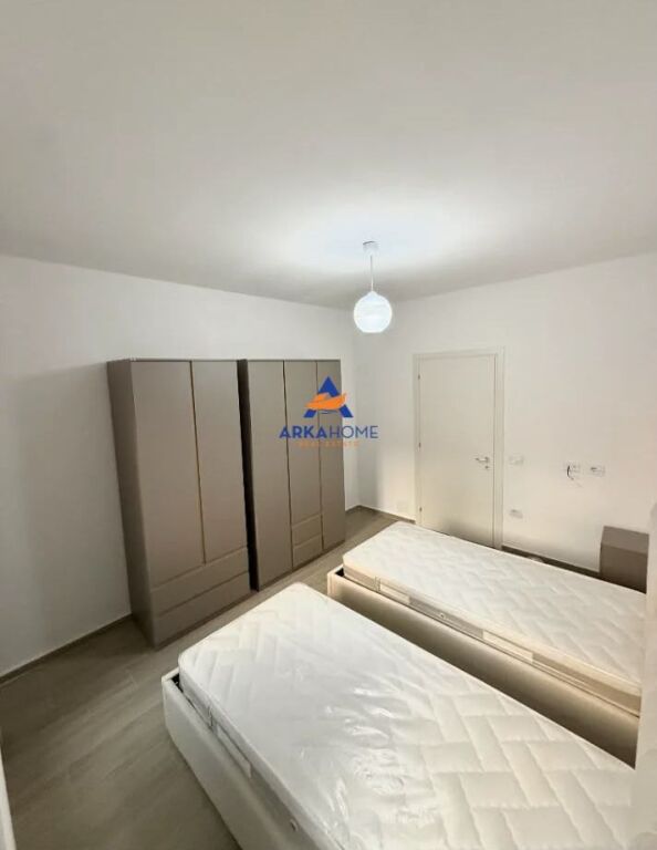 AFFITTASI APPARTAMENTO 2+1+2+PARCHEGGIO "AL COMPLESSO OASIS, NUOVO ANELLO" 60.000 LEKE