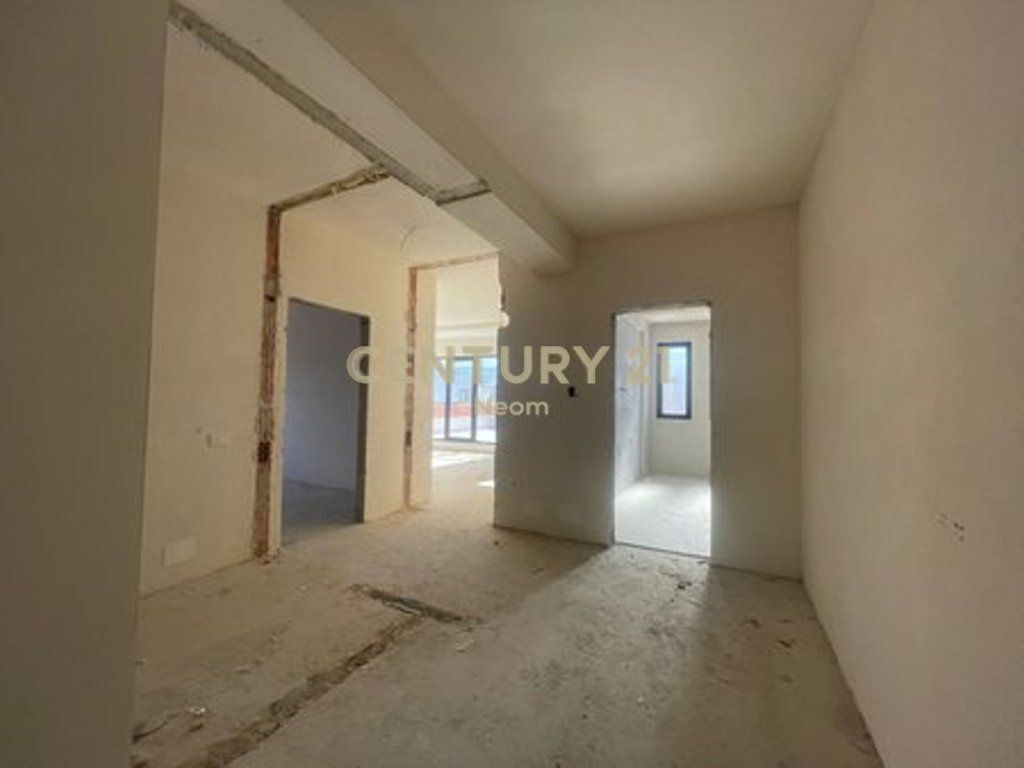 SHITET APARTAMENT PENTHOUSE 2+1+VERANDE NE ASTIR TE URBAN GATE