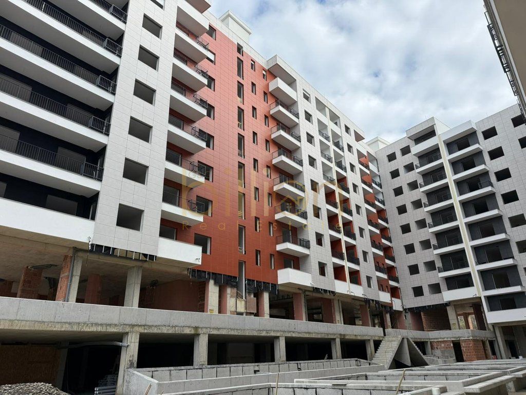 Shitet, Apartament 2+1+2, Rezidenca Space City, Tiranë.  