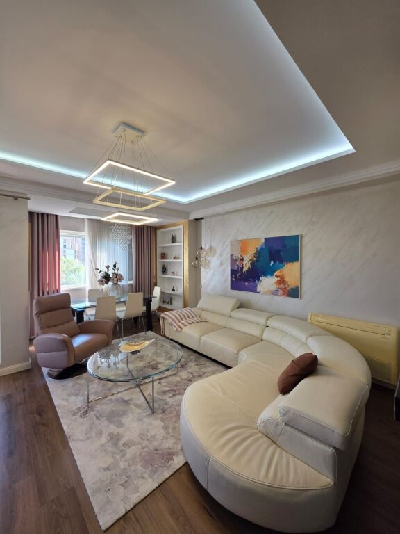 Shitet apartament 2+1+2+Ballkon tek Liqeni i Thate (pa malore)  ! 3k metri !