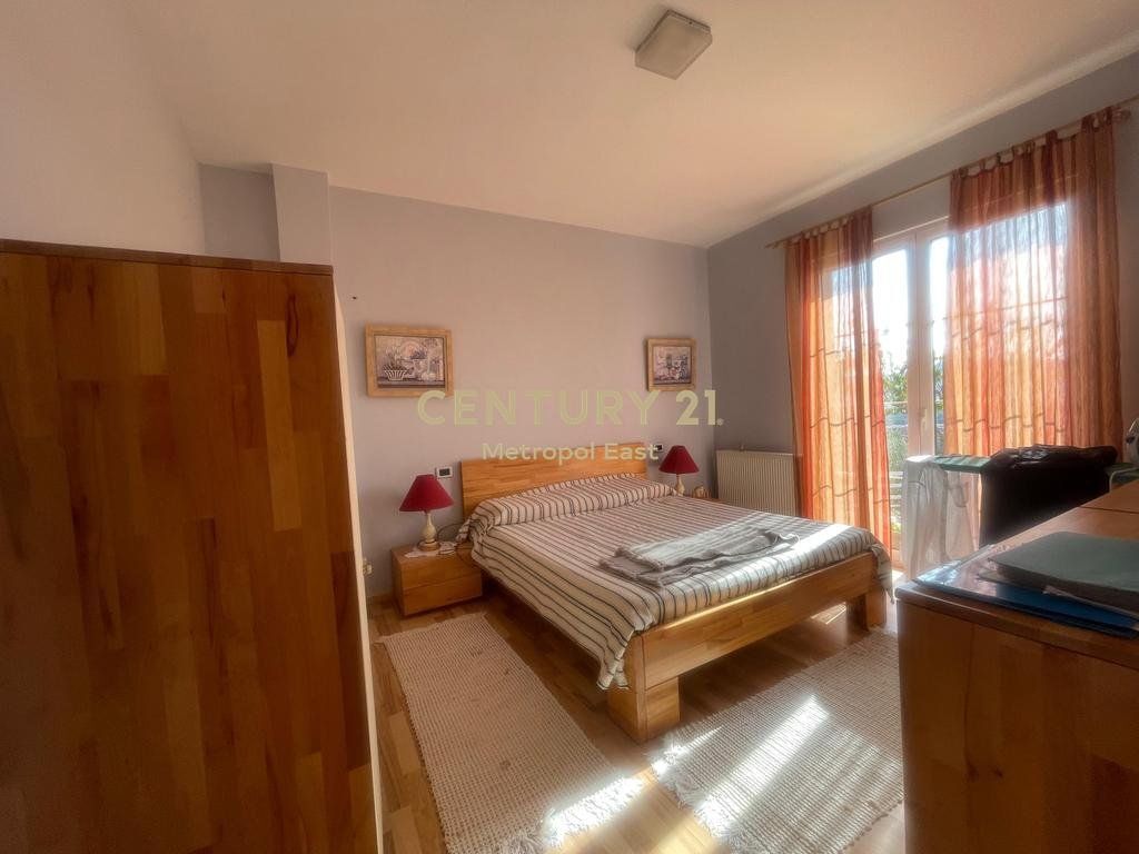 SHITET VILE UNIKE ME PAMJE FANTASTIKE NE ZONEN E FARKES 380,000 € 35,000,000 Lekë