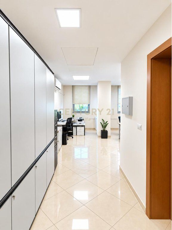 Njesi sherbimi Premium për Shitje – 898 m² Hapësira të Shfrytëzueshme + 6 Garazhe | Investim Institucional