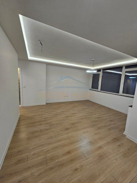 Shitet, Apartament 2+1, Stacioni i Trenit, Tiranë