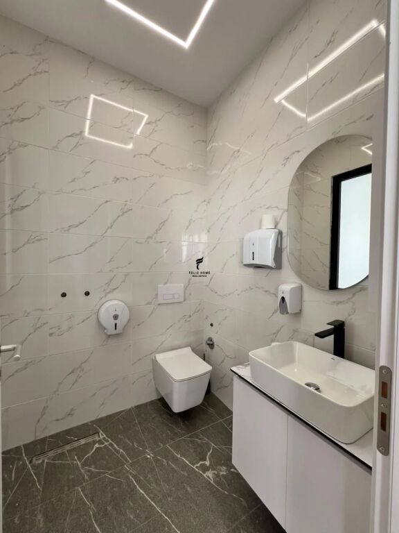 ZYRE ME QERA 120 M2 VASIL SHANTO 130.000 LEKE FH-95077