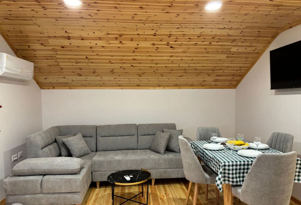 Qera | Vilë 2 + 1 | Rruga Dyseldorf | 600 €/muaj