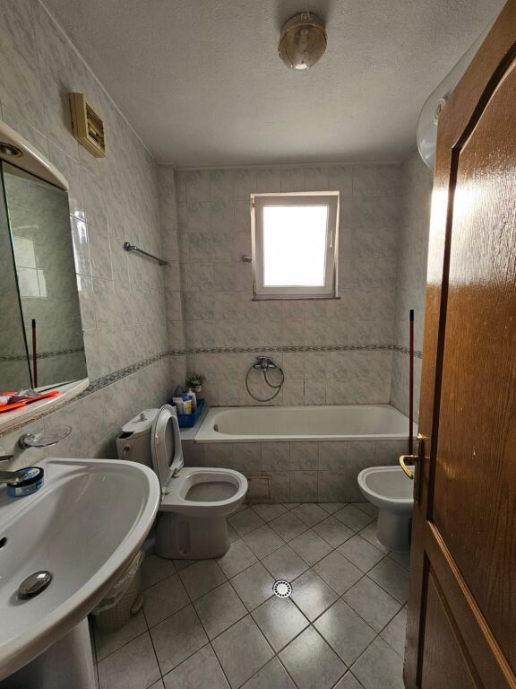 Apartament ne shitje