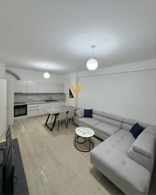 JEPET APARTAMENT 2+1+2+BLK ME QERA TE UNAZA E RE 60.000 LEKE