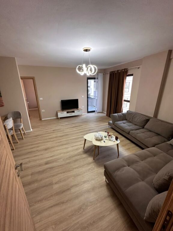 Appartamento 2+1 in vendita in Via 5-Maji.