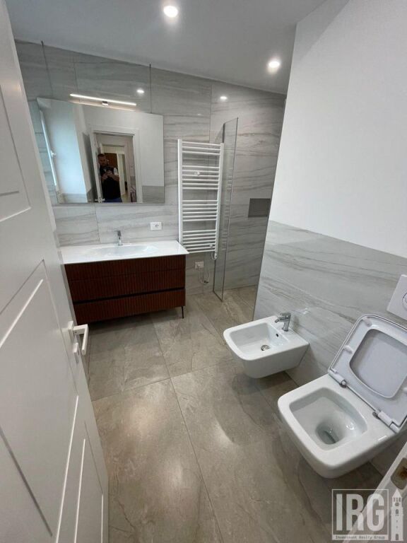 Jepet me Qira Apartament 2+1 – Rruga e Durrësit | 91 m²