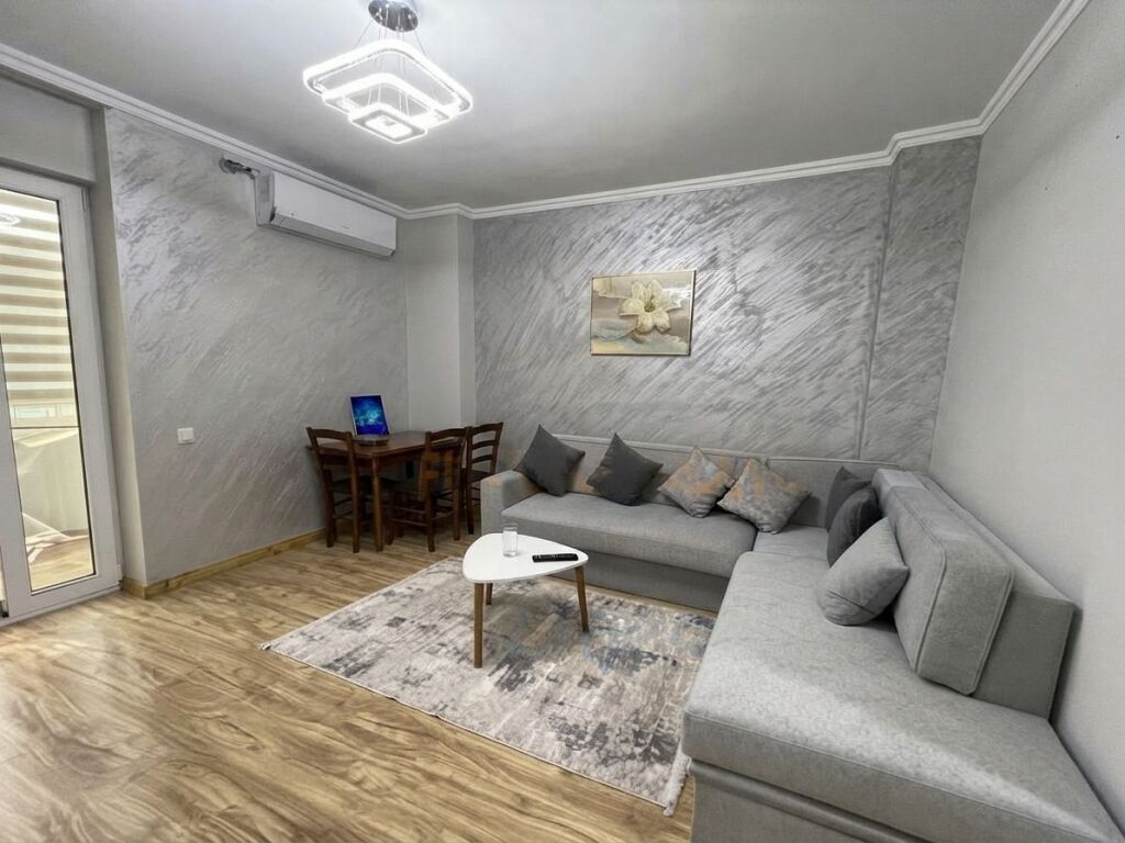 Rent, Apartment 2+1, Qemal Stafa Street, Tirana.
