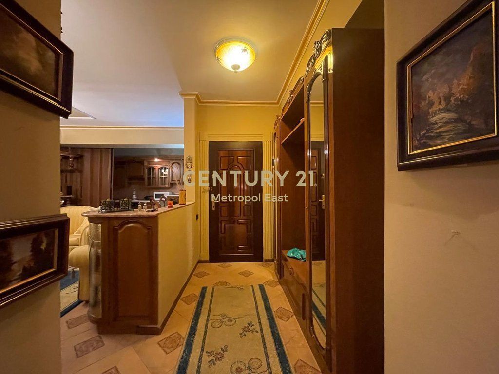 JEPET ME QIRA APARTAMENT 2+1+2 NE ZONEN E ISH-BLLOKUT