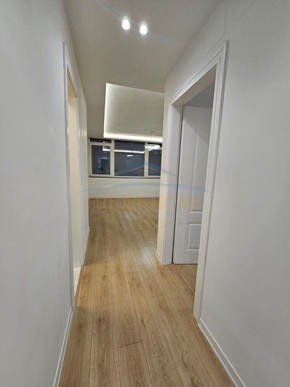 Shitet, Apartament 2+1, Stacioni i Trenit, Tiranë