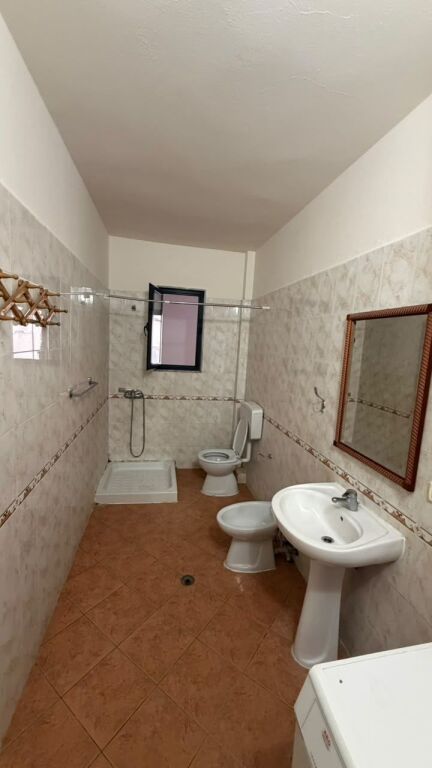 JEPET ME QERA APARTAMENT 1+1 STACIONI I PARE PLAZH, DURRES