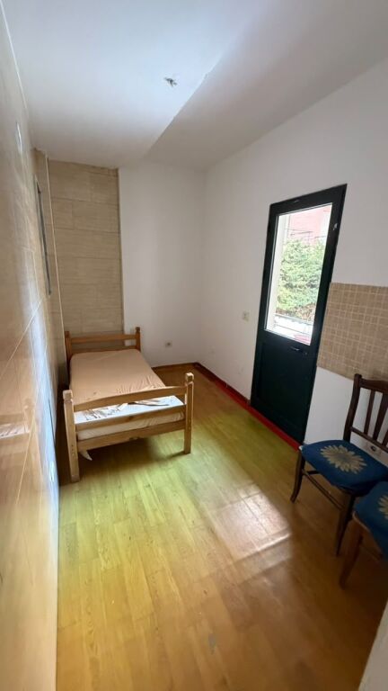 JEPET ME QERA APARTAMENT 1+1 STACIONI I PARE PLAZH, DURRES