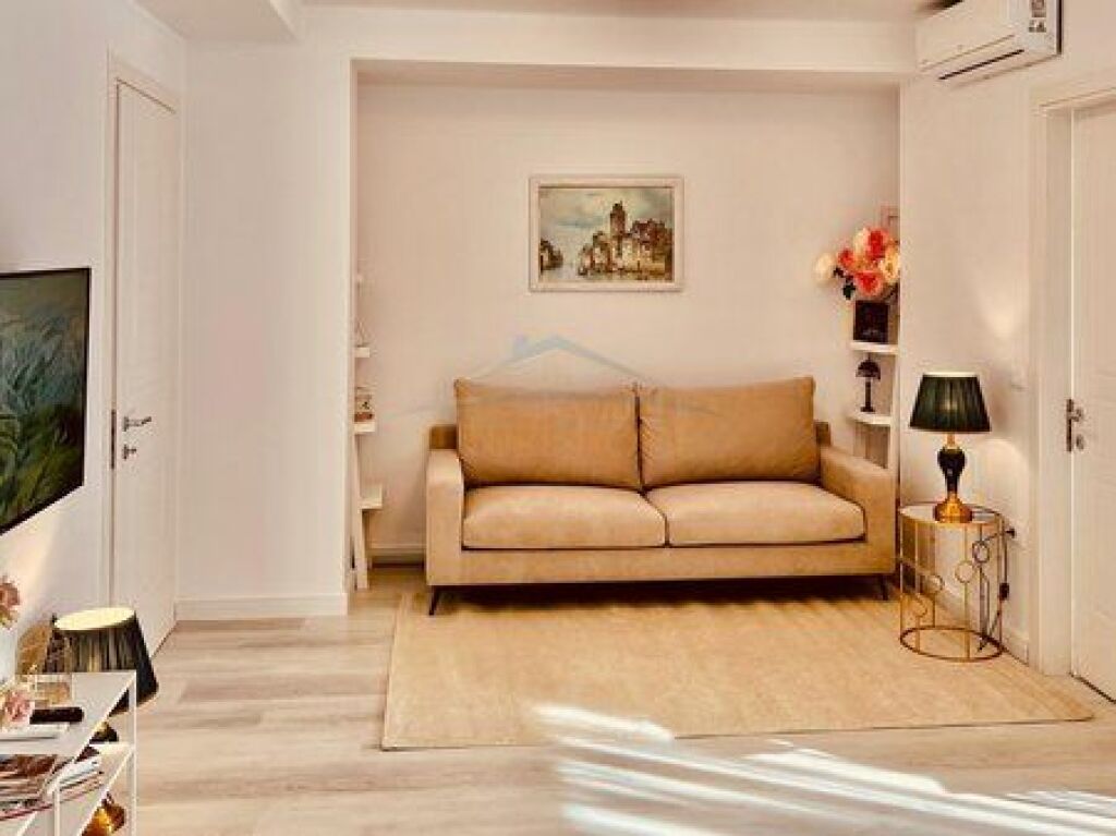 Shitet, Apartament 1+1, Blloku