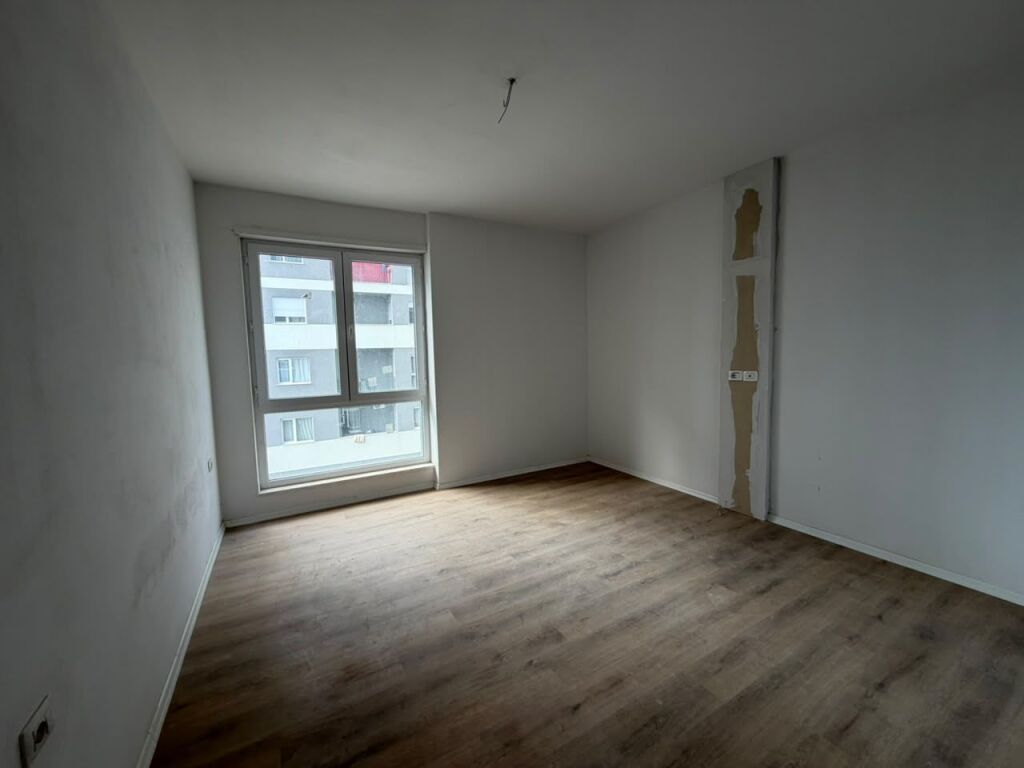 Apartament 2+1 per shitje tek Univers City.