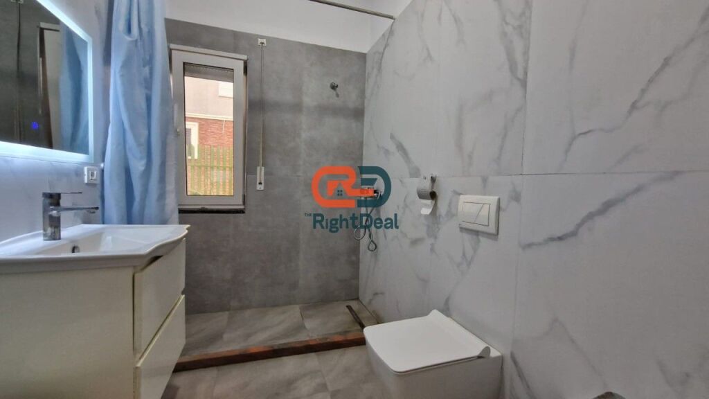 Cmim Okazion !! Tek Liqeni I Thate, Shitet Super Apartament 2+1, Me Planimetri Dhe Vendndodhje Perfekte !!
