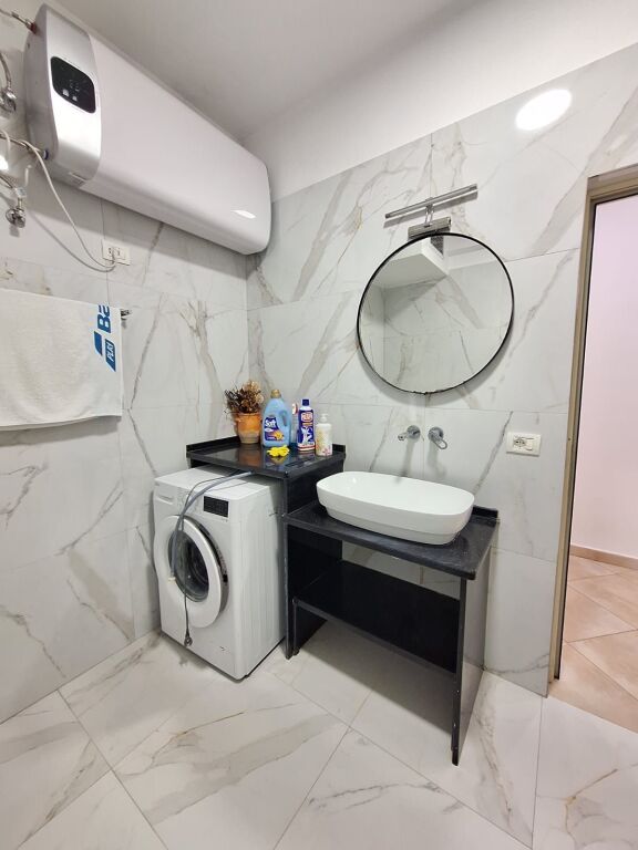 VENDESI APPARTAMENTO 2+1 CON VERANDA CHIUSA – BOTANIKU