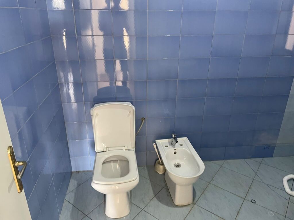 APARTAMENT 2+1+2 + DEPO ME QIRA – PRANË GRAND GALLERY