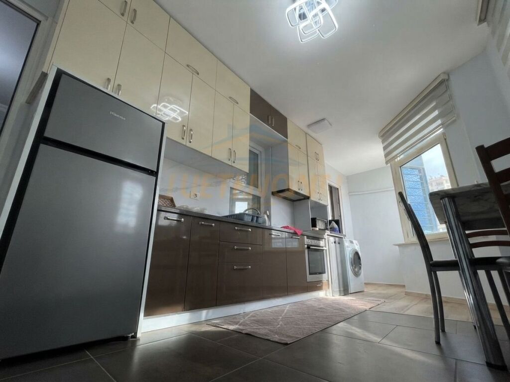 Rent, Apartment 2+1, Qemal Stafa Street, Tirana.