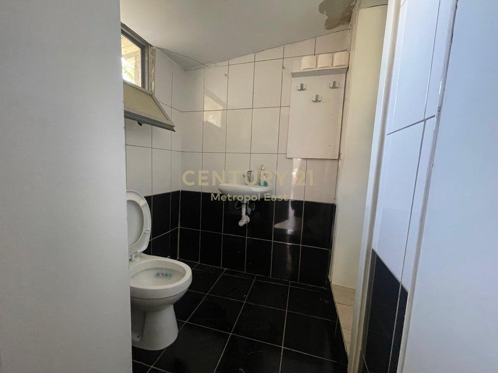 BUSINESS PREMISES FOR RENT NEAR TEG