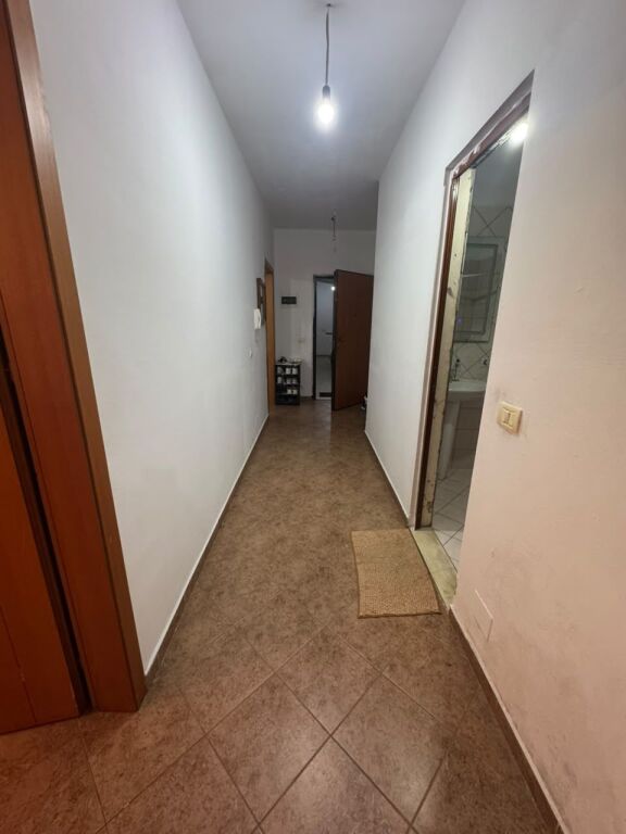 Shitet Apartament 2+1 Unaza Re