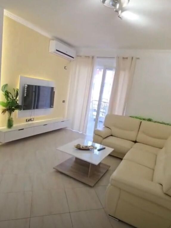 Shitet Apartament 2+1 Tek Liqeni i Thate ID 5681
