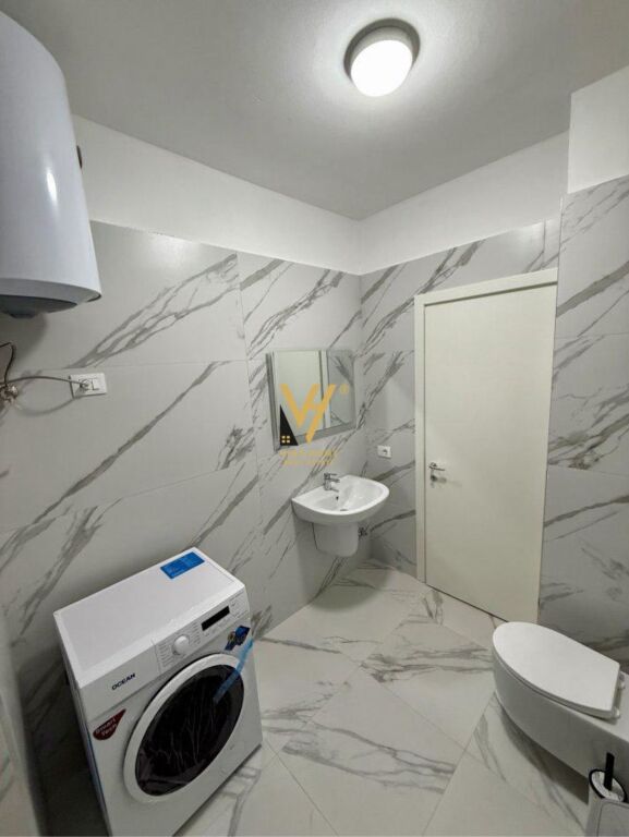 JEPET APARTAMENT 2+1+2+BLK ME QERA TE UNAZA E RE 60.000 LEKE