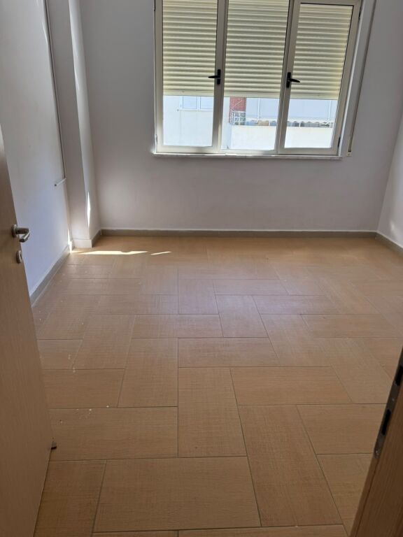 Rent | Apartament 3 + 1 | Liqeni i Thatë | 600 €/month