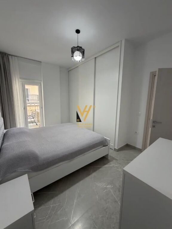 JEPET APARTAMENT 1+1+BLK ME QIRA TE PORTA TIRANA E RE, SAUK 600 EURO