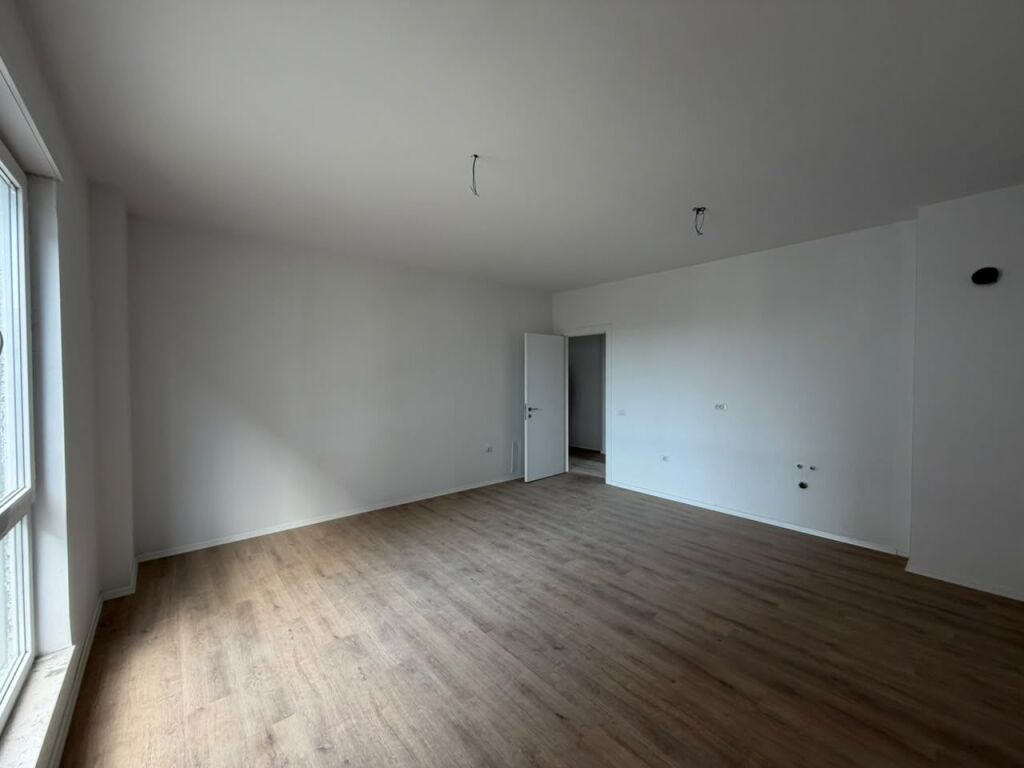 Apartament 2+1 per shitje tek Univers City.
