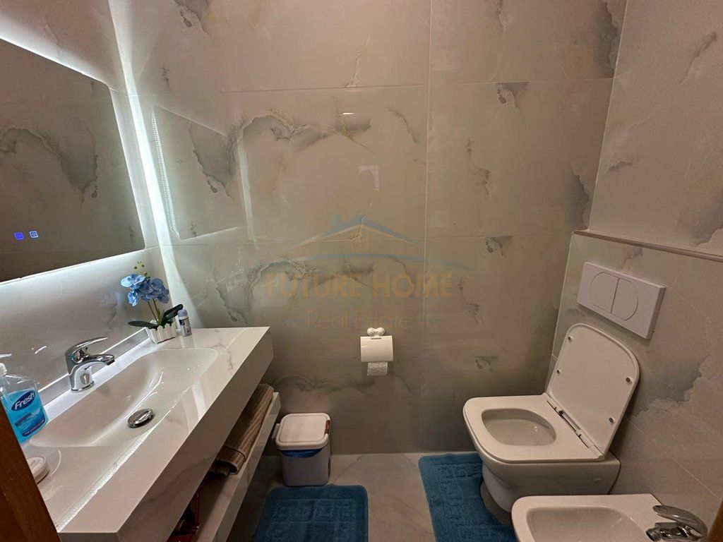 Qira,Apartament 2+1+2,Myslym Shyri,pranë Hotel Europa,Tiranë.