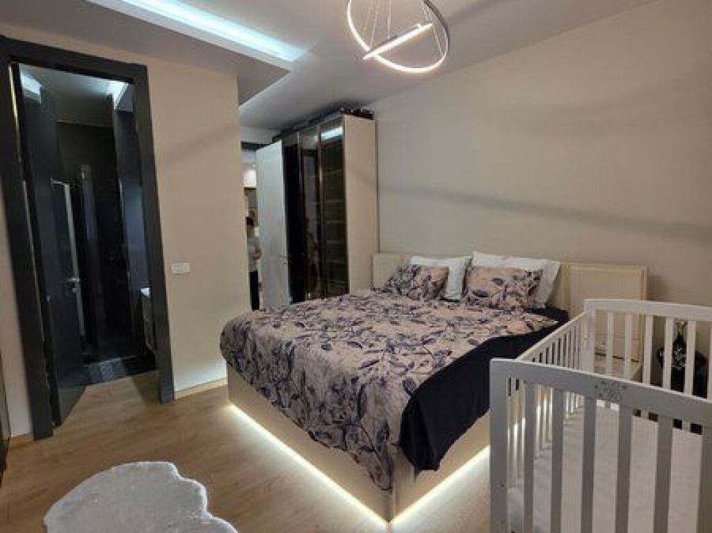 Shitet, Apartament 2+1+2, Kompleksi "Kika 2", Komuna Parisit, Tiranë.