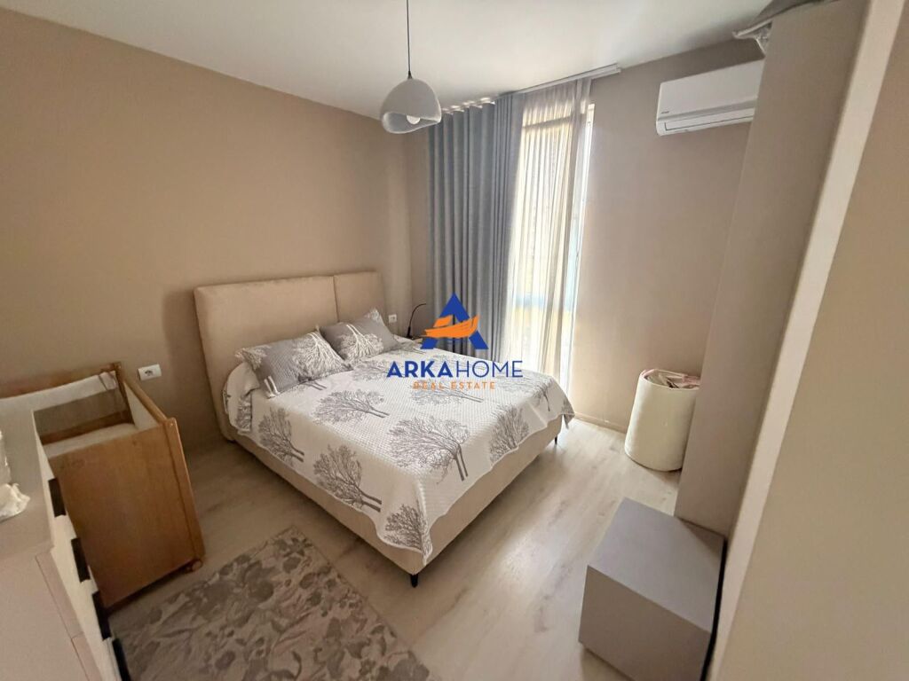 SHITET APARTAMENT 2+1+2+BALLKON "ISH FUSHA AVIACIONIT" 35.000.000 LEKE