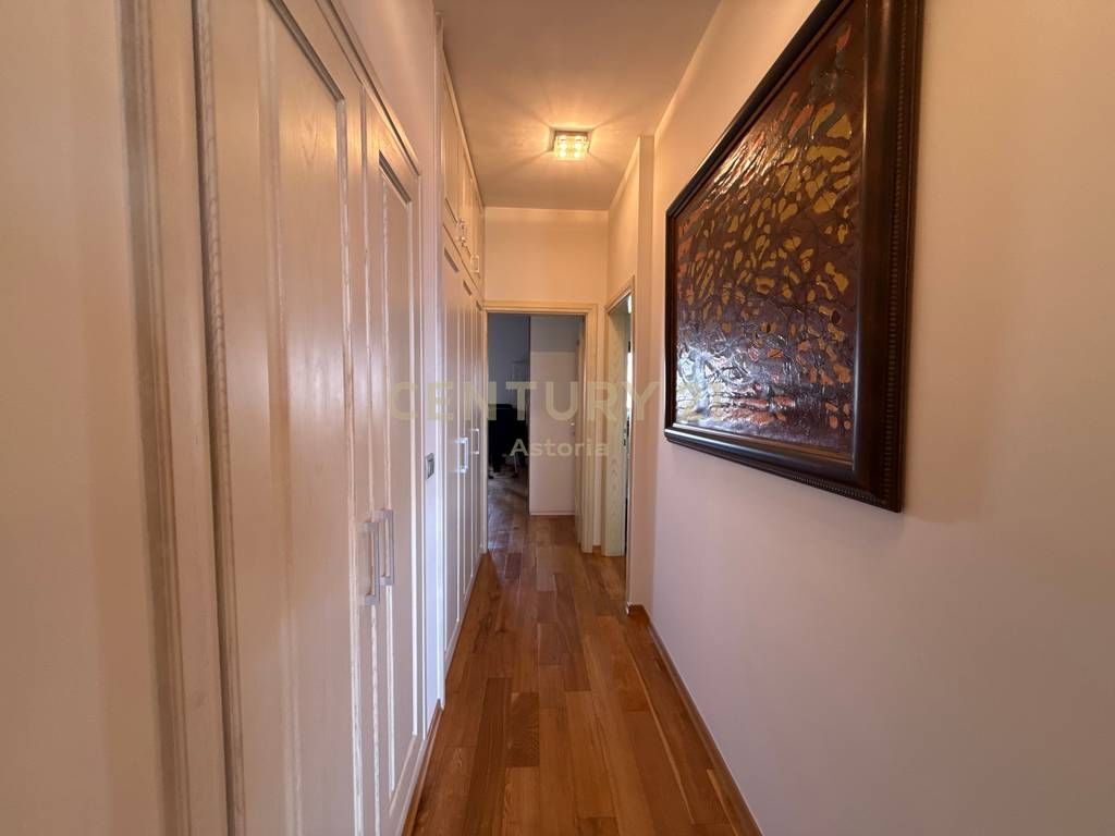 SHITET APARTAMENT 2+1+3+ 2 POSTE PARKIMI TE GALERIA, ISH KINEMA 17 NENTORI