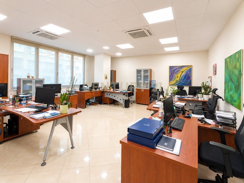 Njesi sherbimi Premium për Shitje – 898 m² Hapësira të Shfrytëzueshme + 6 Garazhe | Investim Institucional