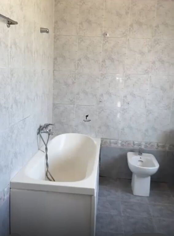VILLA IN AFFITTO 3 PIANI ALLIAS 200.000 LEKE FH-95136