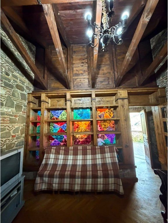 VILË LUKSOZE NË SHITJE – QENDËR, NDROQ 🏡 78,000,000 Lekë