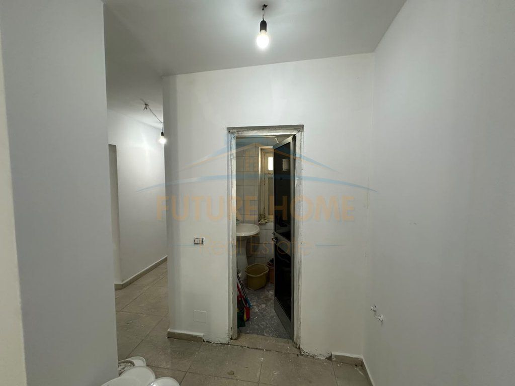 Qera, Ambient Biznesi, Rruga e Durresit, Tiranë