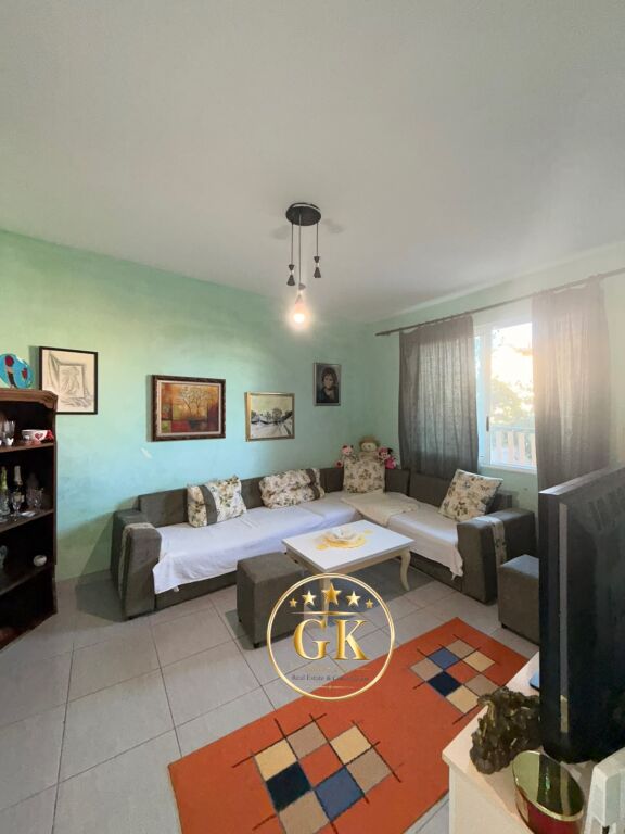 RENT 2+1 FIRST FLOOR PRIVATE HOUSE 2 FLOORS BEHIND THE PREFECTURE DURRES