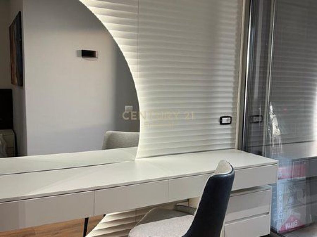 Apartament Luksoz 2+1 Plus Post Parkimi Per Qira Te Zona IshGardes