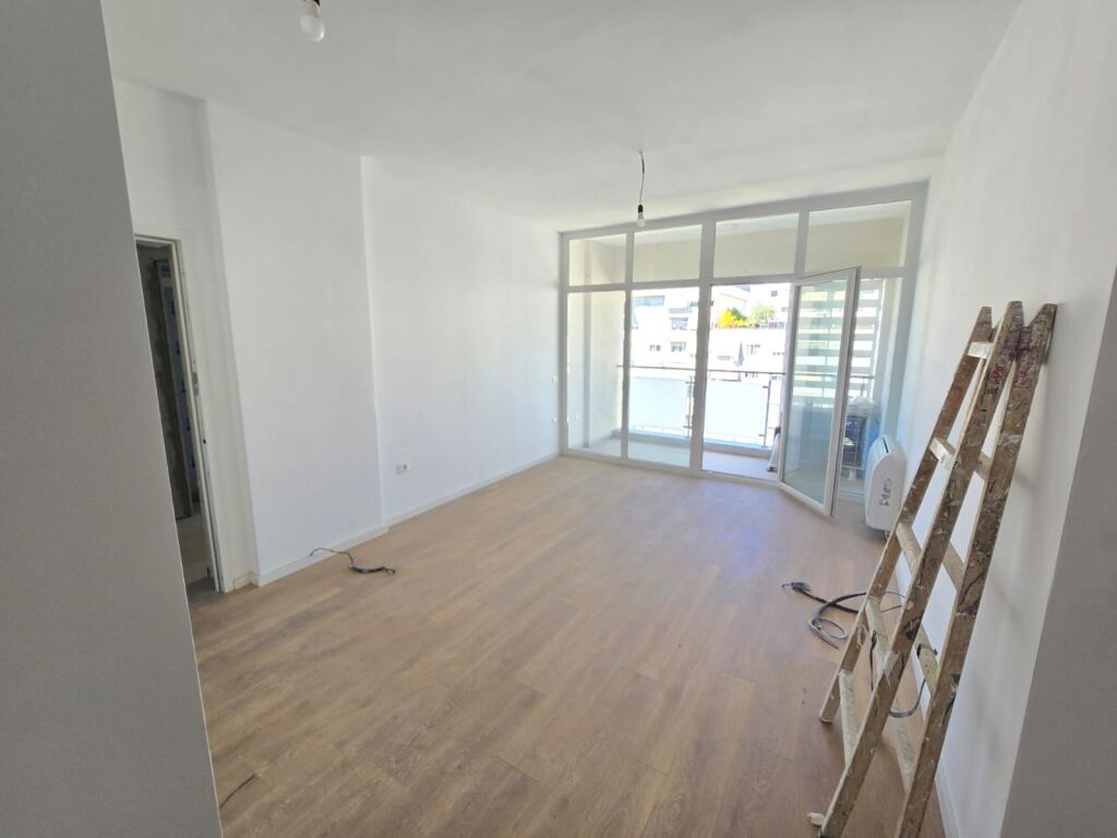 Office For Rent 2+1 Near the Paris Municipality (ID BZ21059) Tirana